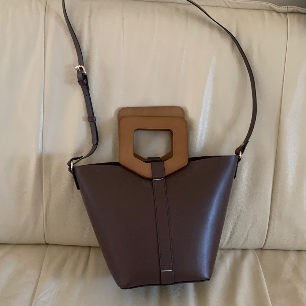 Elegant Brown Shoulder Bag with Square Handle
